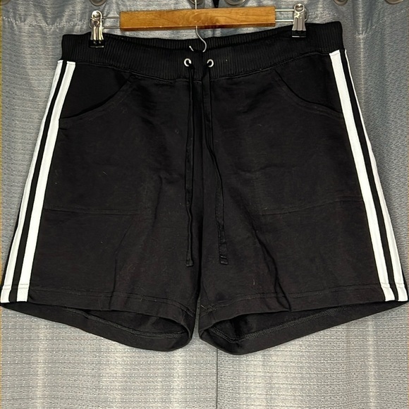 NEW YORK LAUNDRY BLACK ATHLETIC SHORTS WITH WHITE RACING STRIPES SIZE 12 - Picture 1 of 5